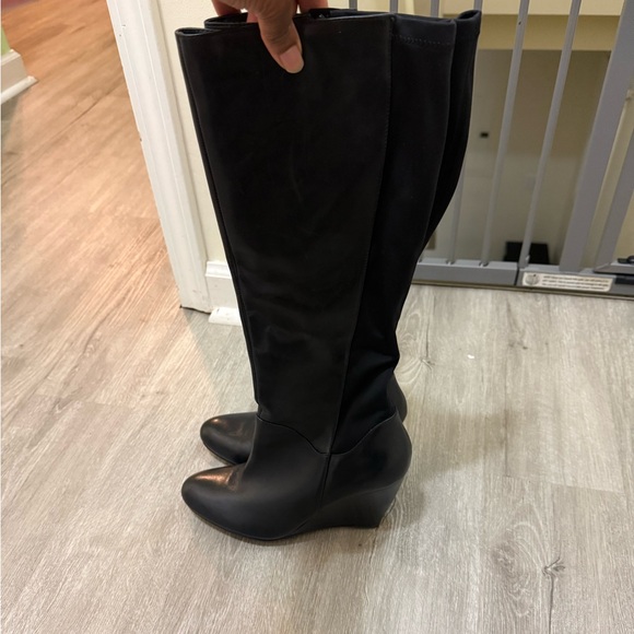 Black Leather Boot - Calf Height - Picture 4 of 5